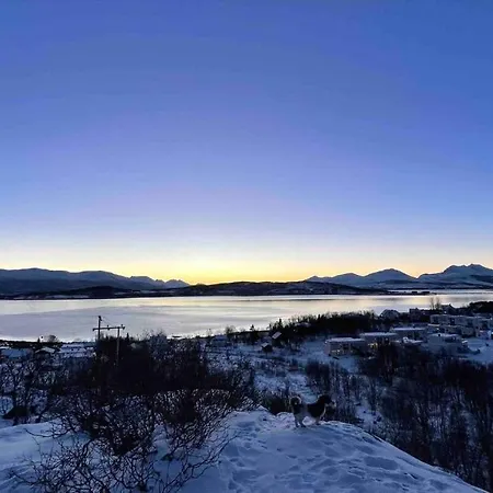 Privat Rom Pa Storelva Med En Nydelig Utsikt Daire Kvaloya